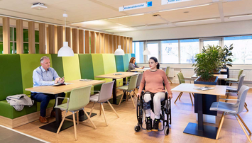 Lunchruimte met drie werknemers